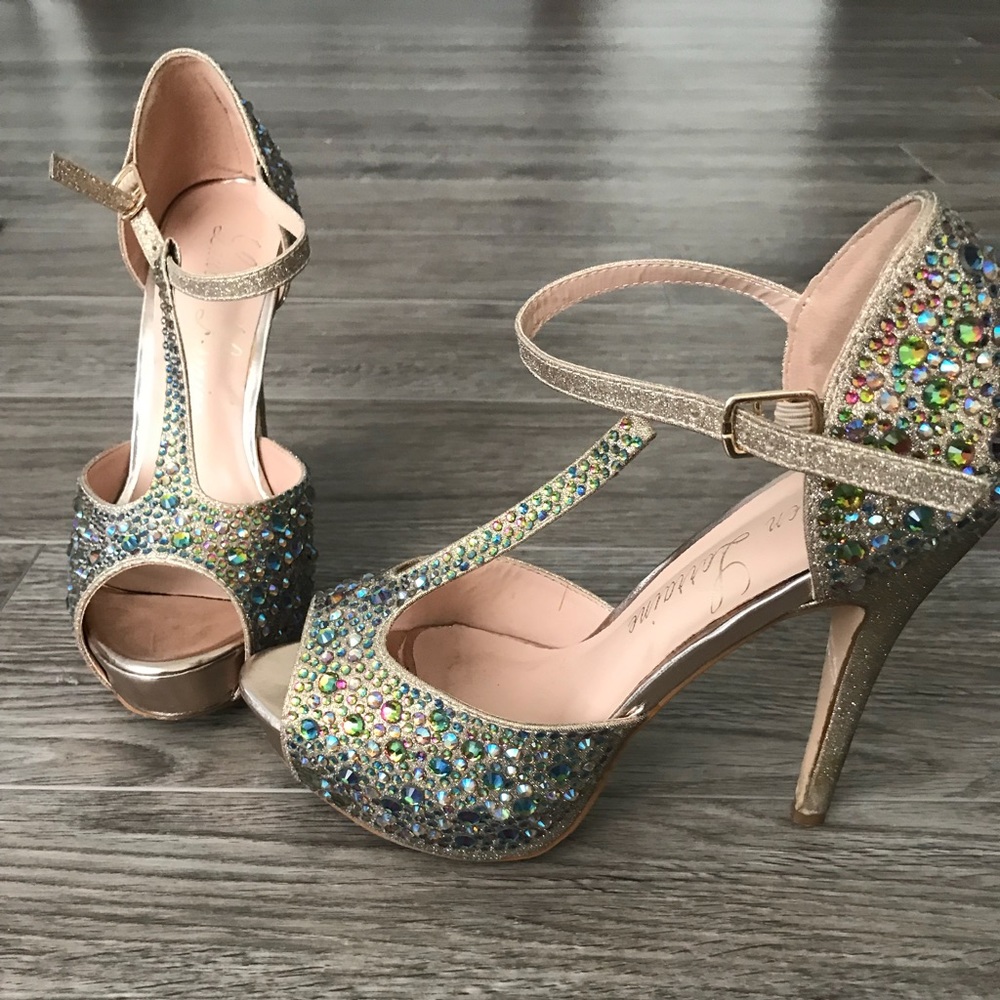 DSW RHINESTONE HEELS/ ROSE GOLD & WHITE